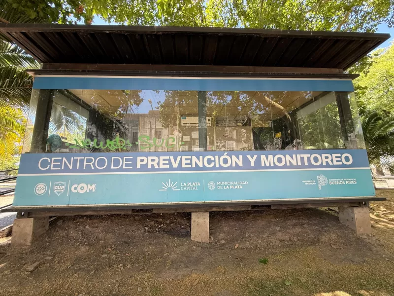 Centros de prevencion y monitoreo convertidos en depósitos mientras La Plata vive con miedo
