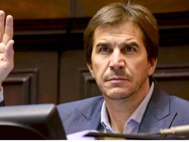 Contratos bajo la lupa: la empresa de Faroni y el presunto desv&iacute;o de ingresos de la seleccion