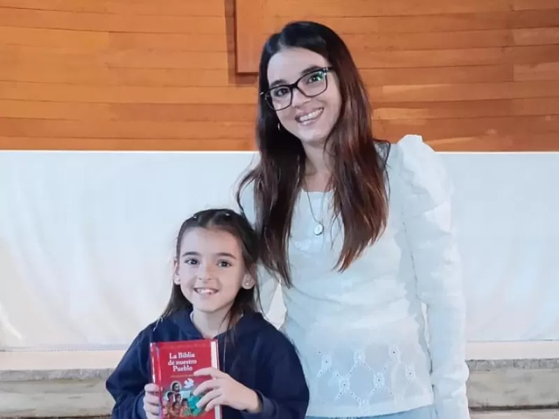 CON LOS NI&Ntilde;OS NO: IOMA DESOYE A LA JUSTICIA Y DEJA SIN MEDICACI&Oacute;N A EMMA, UNA NENA DE 8 A&Ntilde;OS