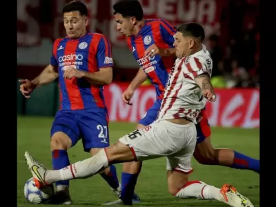 ESTUDIANTES PERDI&Oacute; SOBRE EL FINAL Y LA BRONCA DE LOS HINCHAS APUNT&Oacute; AL ARBITRAJE