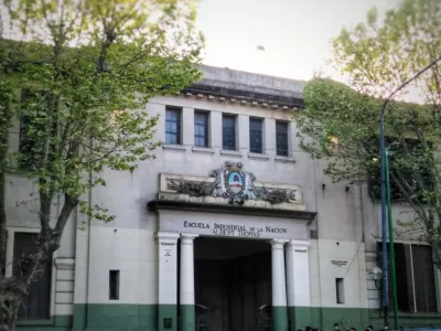 Escuela bajo el agua