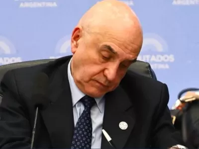Alejandro Vilches dej&oacute; su cargo por "razones personales" en plena disputa por los recortes