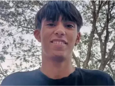 Cuatro minutos de sadismo: lo apu&ntilde;alaron, lo filmaron y se burlaron