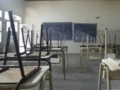 SALARIOS DE HAMBRE Y ESCUELAS CADA VEZ M&Aacute;S VIOLENTAS: LOS DOCENTES VUELVEN AL PARO